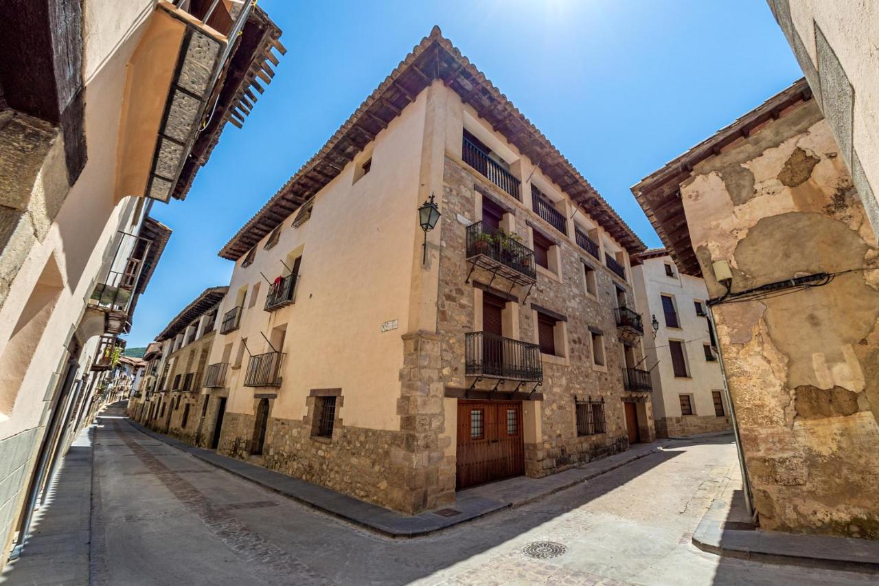 La Casa Del Escudo Apartment รูเบียโลส เด โมรา ภายนอก รูปภาพ