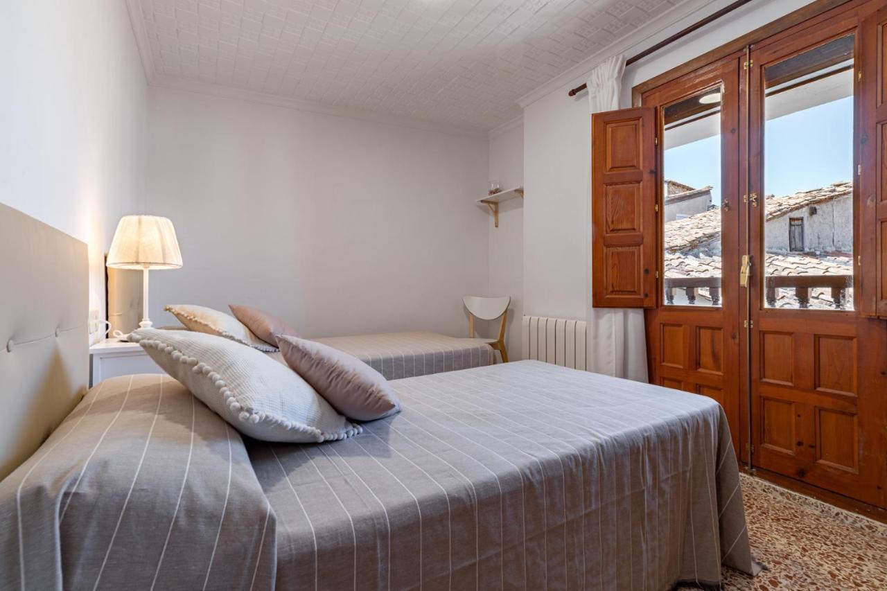 La Casa Del Escudo Apartment รูเบียโลส เด โมรา ภายนอก รูปภาพ