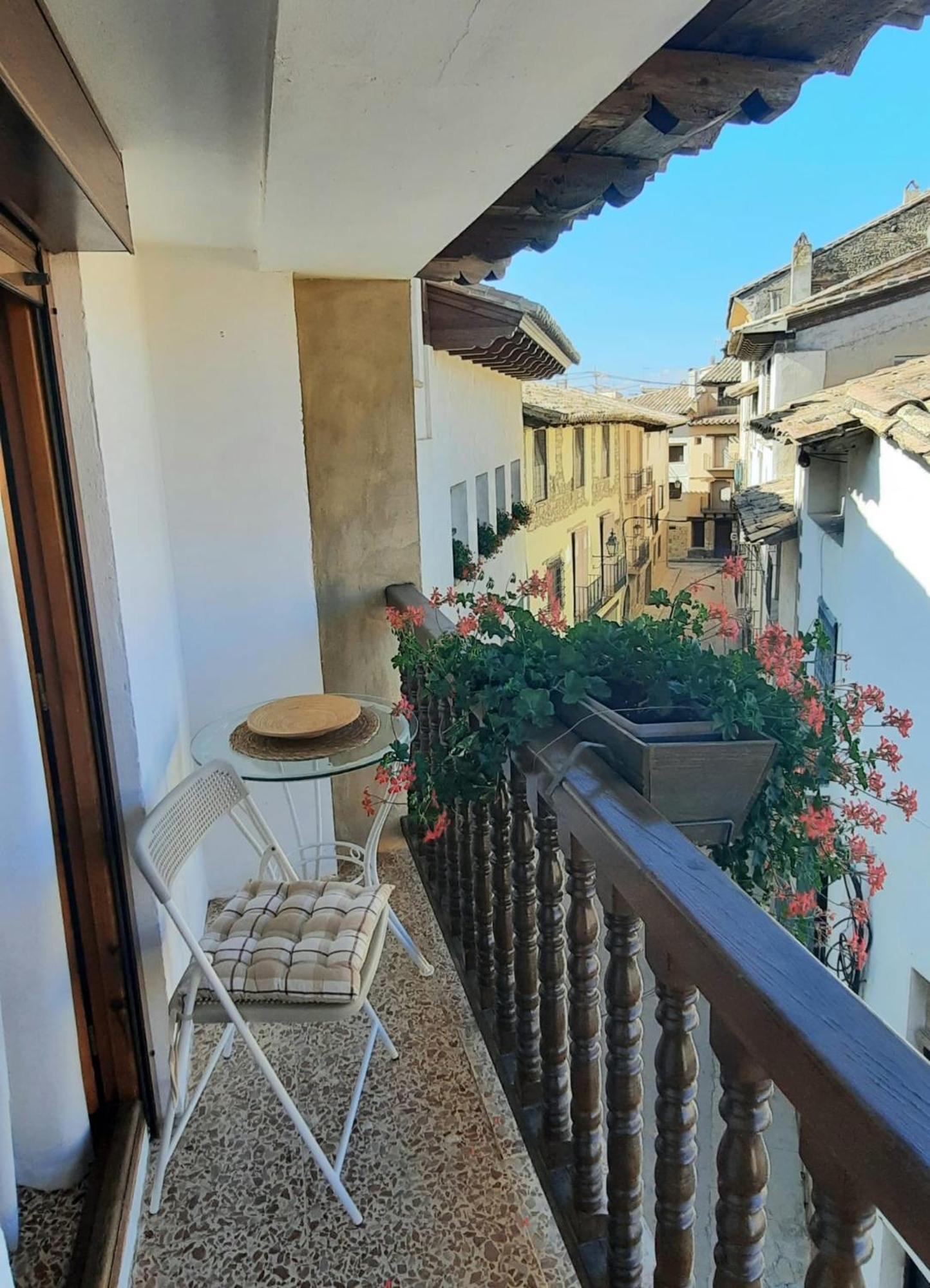 La Casa Del Escudo Apartment รูเบียโลส เด โมรา ภายนอก รูปภาพ